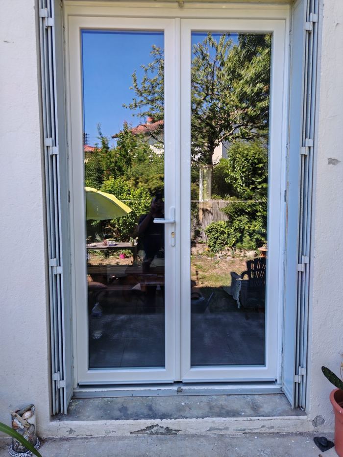 Porte-fenêtre à double vitrage posée par Vercle Pro